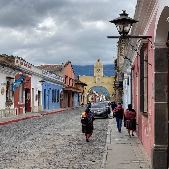 Meet your Posher, Esther - Picture 2 of 4